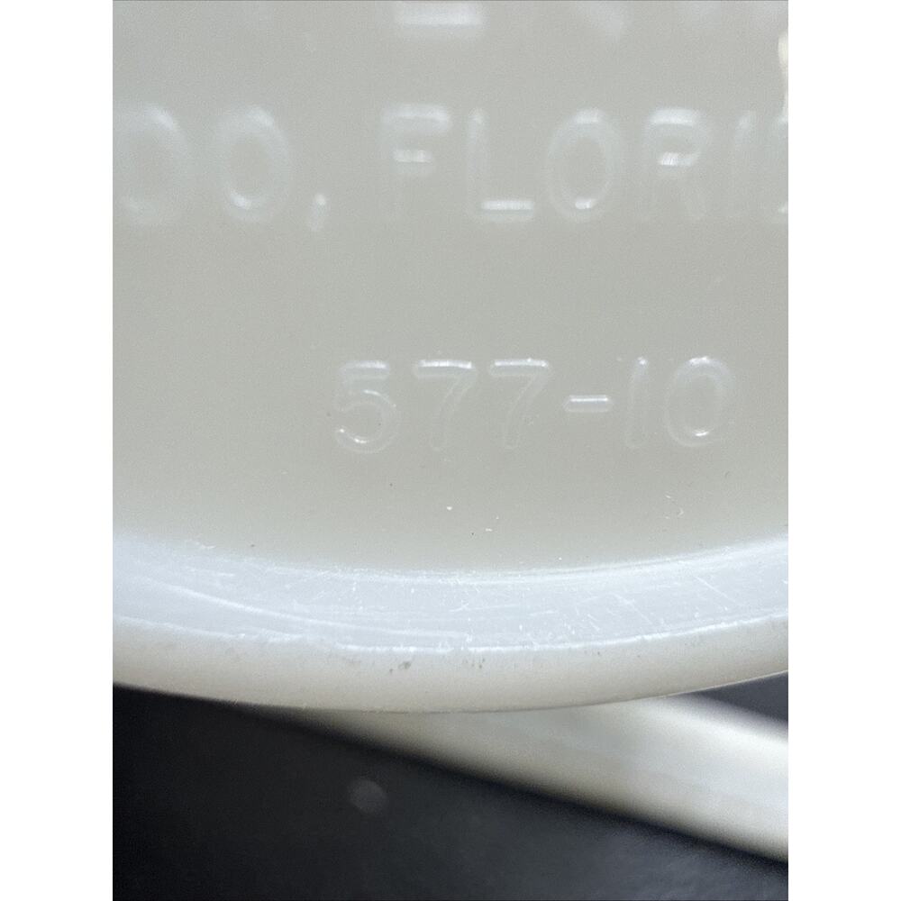 Vintage Tupperware Milk Jug w/ Flip Top Lids 574-12 577-10 Set of 2 USA - Picture 7 of 7